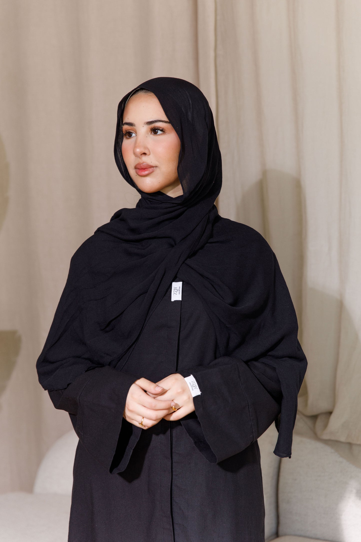Modal Hijab – Black Lotus | زهرة اللوتس السوداء