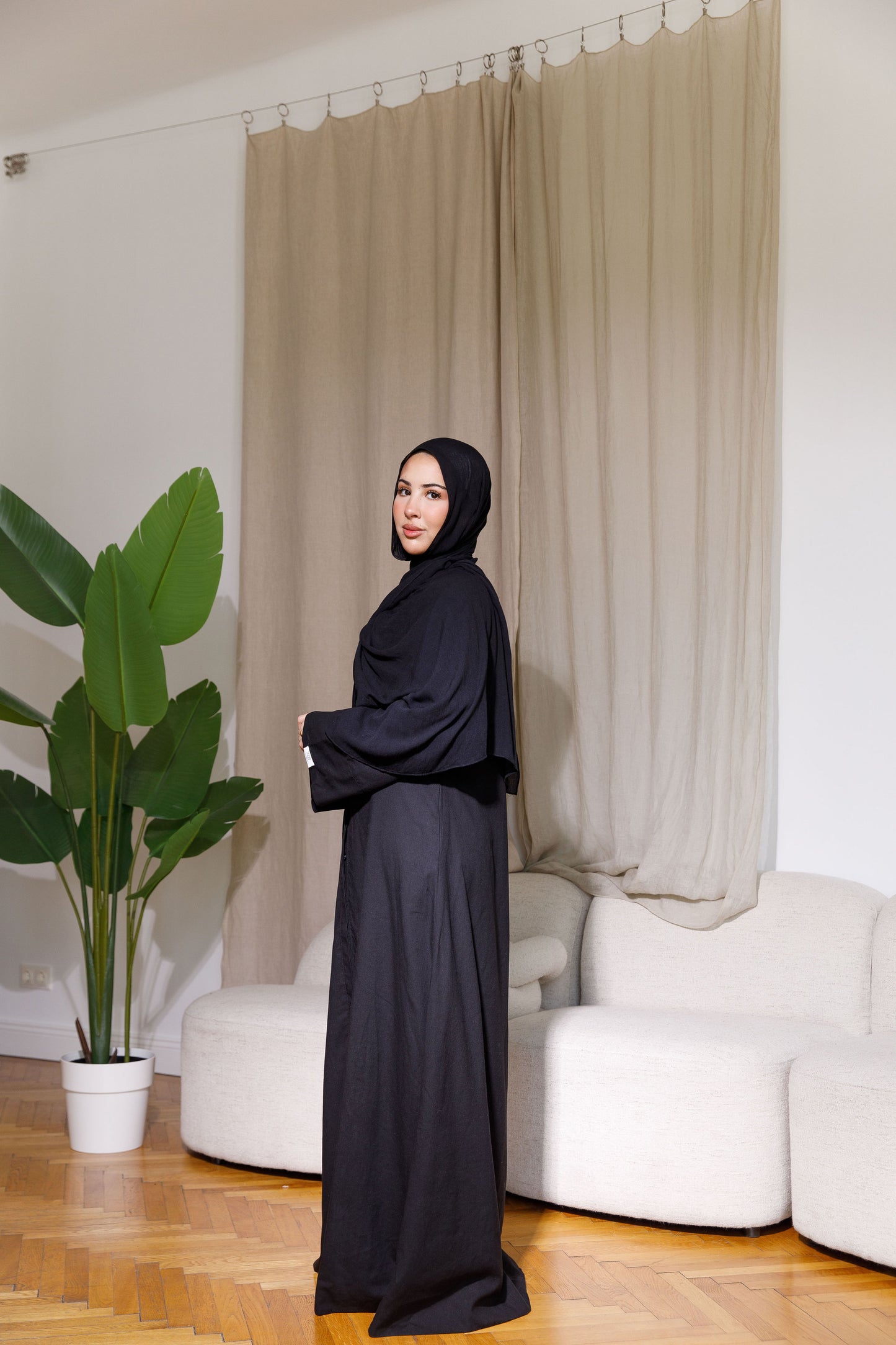 Abaya Kairo Black Lotus